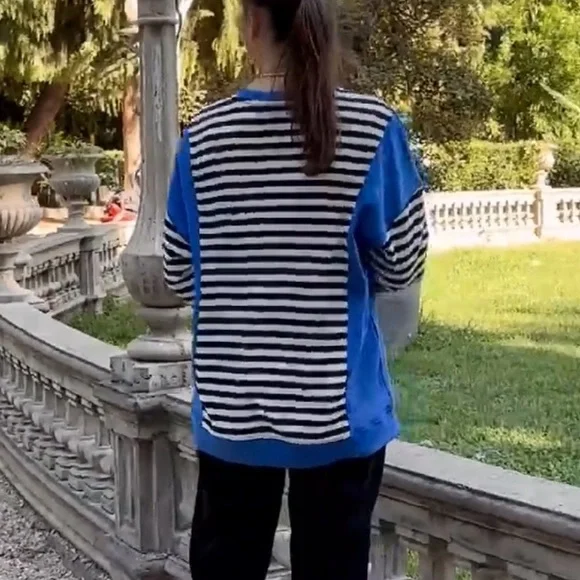 Women’s striped colorblock V‑neck pullover sweatshirt — Medium - Picture 4 of 7